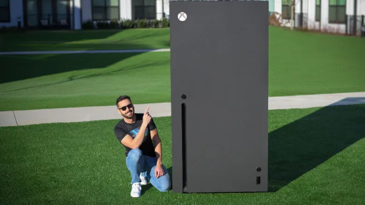 Un YouTuber crée la Xbox Series X la plus grande du monde