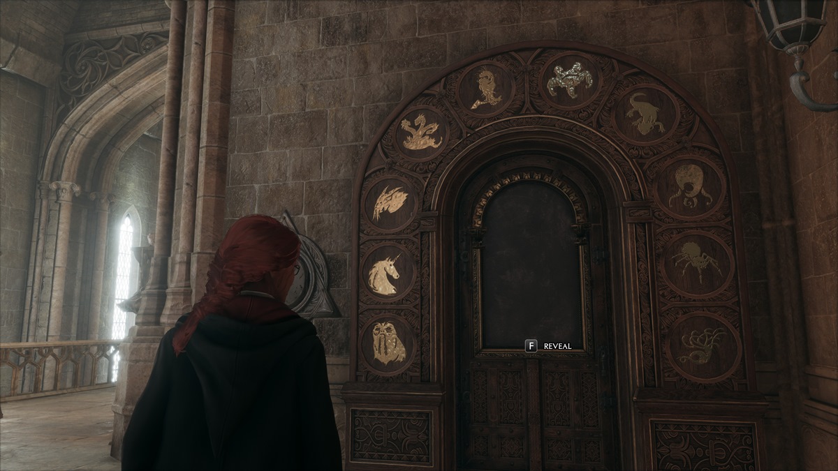 Hogwarts Legacy : Comment résoudre le puzzle de la porte du Grand Escalier