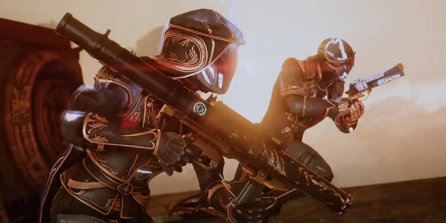 Événement Destiny 2 Solstice 2023 avec une armure ensoleillée dans des correspondances pour les matériaux Silver Ash et Silver Leaves