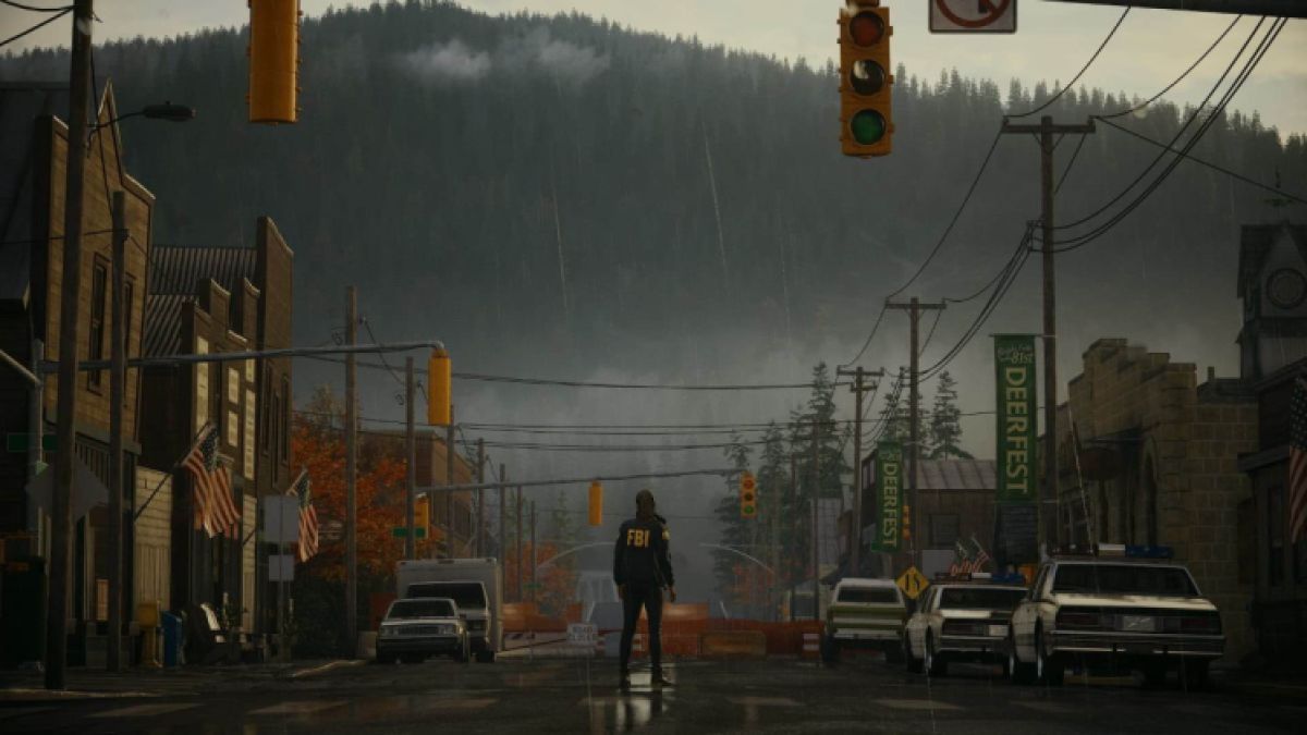 Saga Anderson d'Alan Wake 2 debout au milieu d'une rue