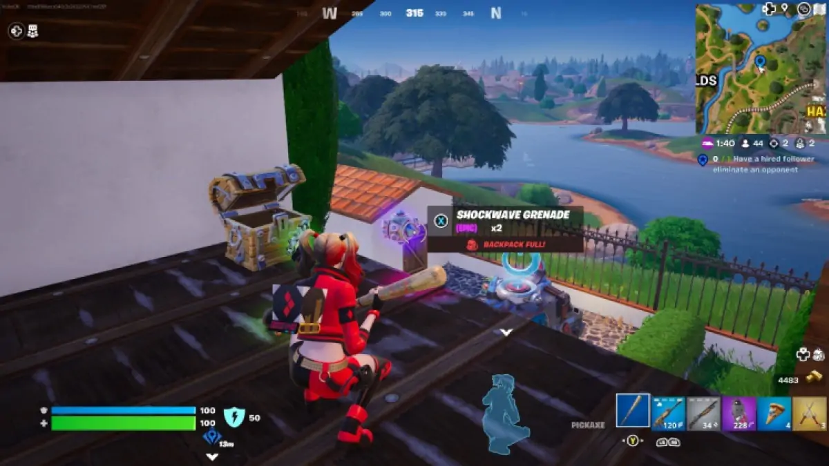 Un joueur trouvant des grenades Shockwave dans un coffre dans Fortnite Battle Royale
